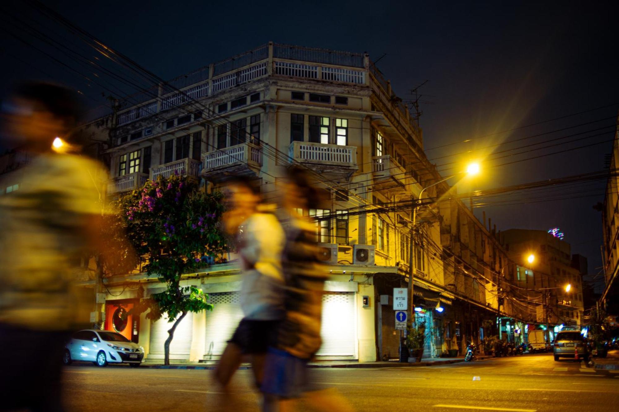 Belivin99 Residence Chinatown Bangkok Esterno foto